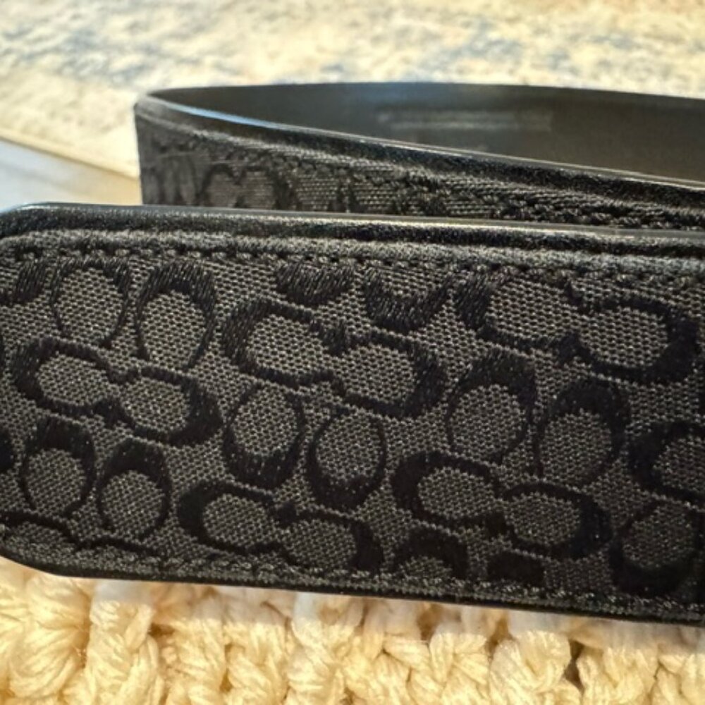 🌟 Authentic Coach Signature Women’s Black Belt Leather Medium - Excellent